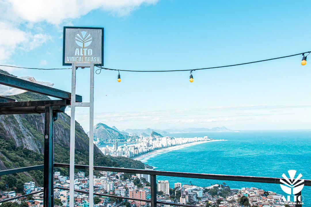 Morro do Vidigal e Copacabana/RJ